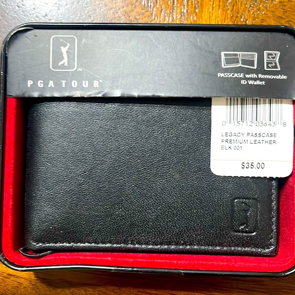 Passcase with removal ID wallet